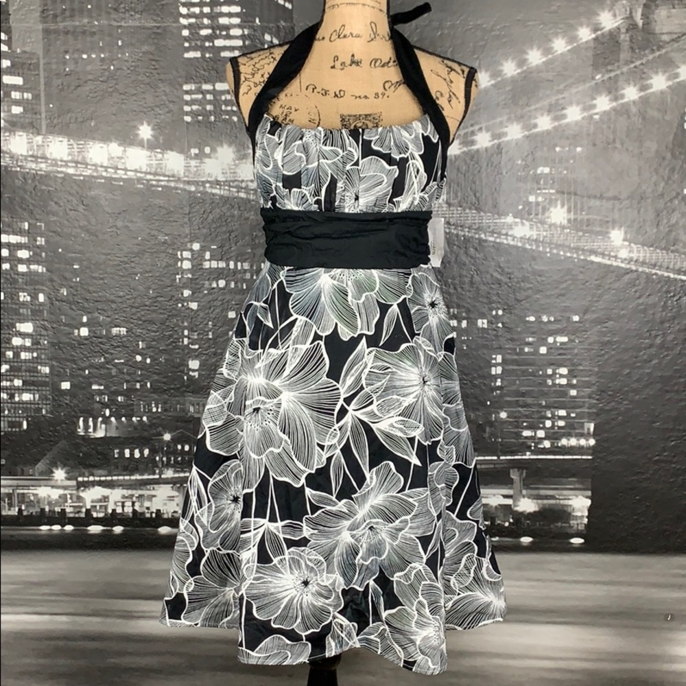 Dressbarn Dress Size 8 - Picture 2 of 3